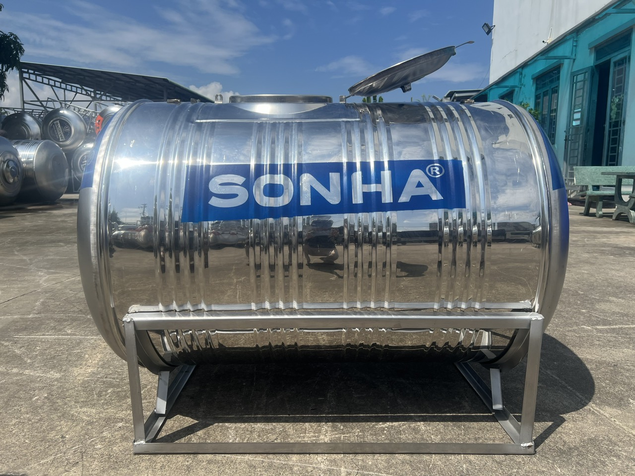 bon nuoc inox son ha 